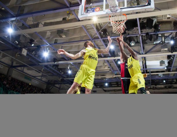 市场深度融 市场深度融