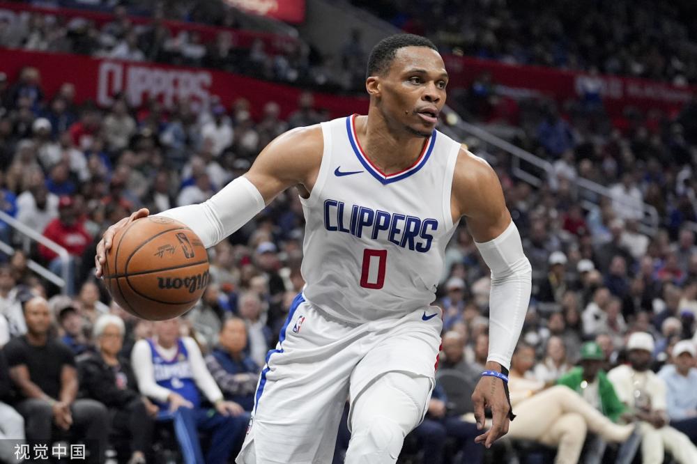 在防守端贡 在防守端贡