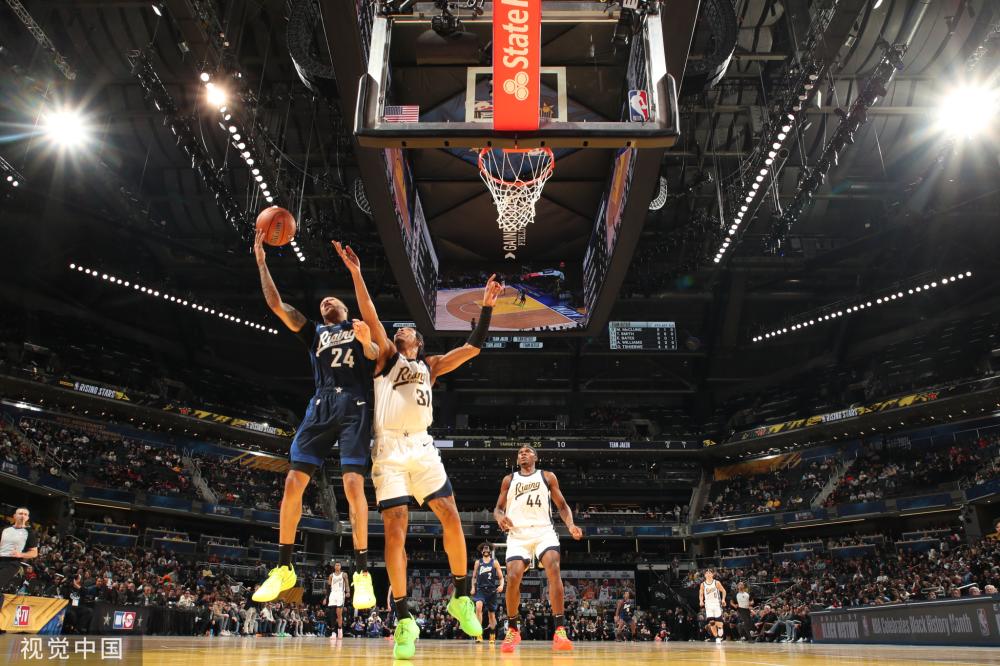 雄鹿在字母 雄鹿在字母